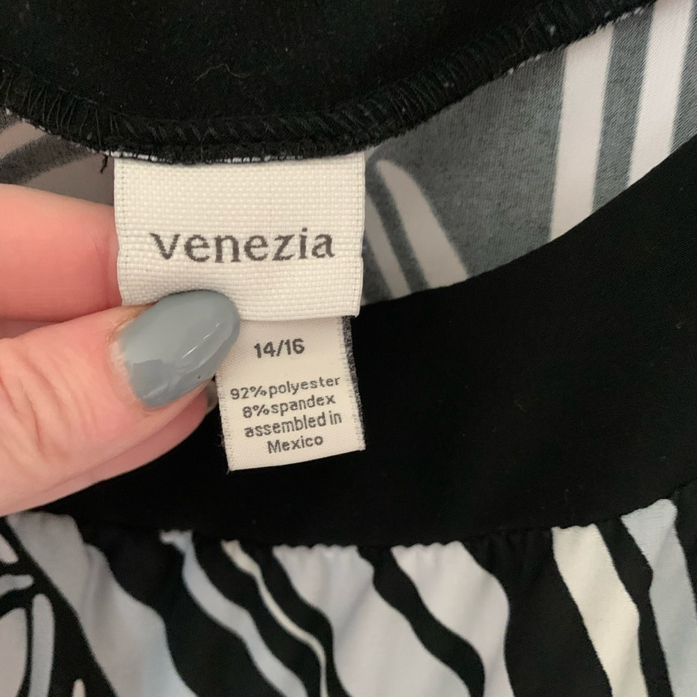 Venezia Tunic - Picture 2 of 3